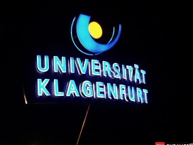 Leuchteinzelbuchstaben mit drehendem und leuchtendem Logo