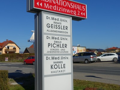 Pylone und Werbetrme