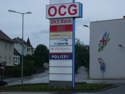 Pylone und Werbetrme